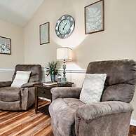 1 Mile to Pkwy Pets Hot Tub Creekside Porch