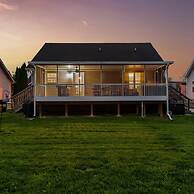 1 Mile to Pkwy Pets Hot Tub Creekside Porch