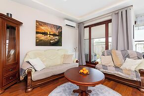 Traditional Gdansk Apartment by Renters