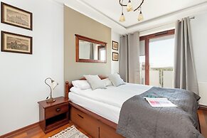 Traditional Gdansk Apartment by Renters