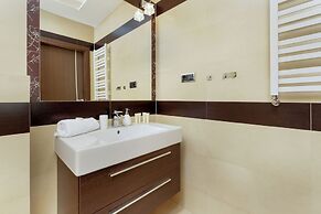 Traditional Gdansk Apartment by Renters