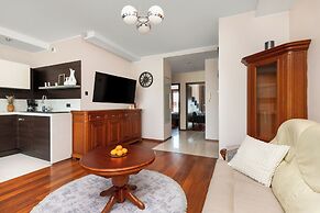 Traditional Gdansk Apartment by Renters