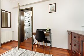 Traditional Gdansk Apartment by Renters