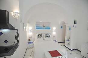 Art House in Amalfi Historical Center Near Beach
