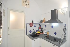 Art House in Amalfi Historical Center Near Beach