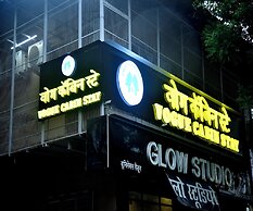 Vogue Cabin Stay Near NESCO