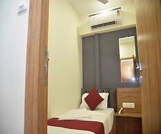 Vogue Cabin Stay Near NESCO