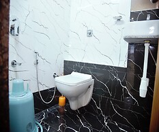 Vogue Cabin Stay Near NESCO