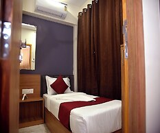 Vogue Cabin Stay Near NESCO