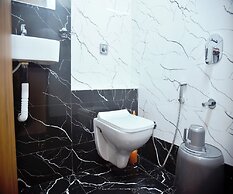 Vogue Cabin Stay Near NESCO