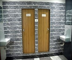 Vogue Cabin Stay Near NESCO