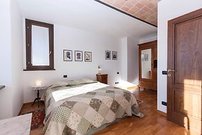 The Grape Pergola House