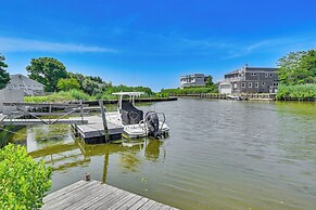 Hamptons Retreat w/ Private Dock, Kayak & Canoe!