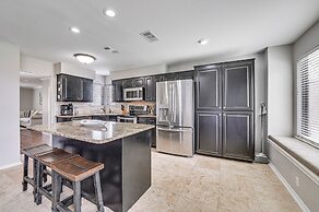 10 Mi to Lake Lewisville: Carrollton Home w/ Pool