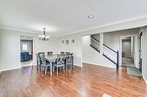 10 Mi to Lake Lewisville: Carrollton Home w/ Pool