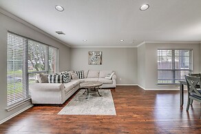 10 Mi to Lake Lewisville: Carrollton Home w/ Pool