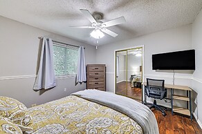 10 Mi to Lake Lewisville: Carrollton Home w/ Pool