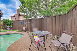 10 Mi to Lake Lewisville: Carrollton Home w/ Pool