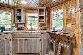 Couples Cabin in Broken Bow ~ 5 Mi to Downtown!