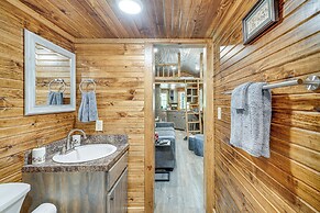 Couples Cabin in Broken Bow ~ 5 Mi to Downtown!