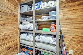 Couples Cabin in Broken Bow ~ 5 Mi to Downtown!