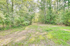 Couples Cabin in Broken Bow ~ 5 Mi to Downtown!