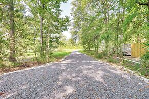 Couples Cabin in Broken Bow ~ 5 Mi to Downtown!