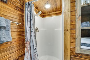 Couples Cabin in Broken Bow ~ 5 Mi to Downtown!
