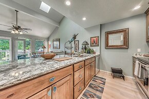 Cloudcroft Townhome on Golf Course w/ Deck!