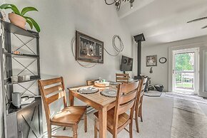 Cloudcroft Townhome on Golf Course w/ Deck!