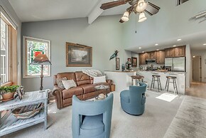 Cloudcroft Townhome on Golf Course w/ Deck!