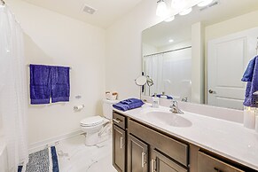 Screened Deck & Dock: Waterfront Lake Anna Home!