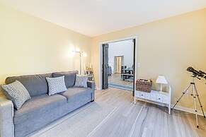 Screened Deck & Dock: Waterfront Lake Anna Home!