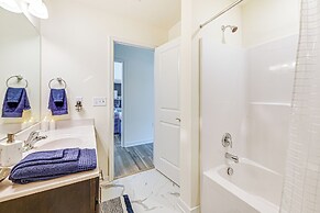 Screened Deck & Dock: Waterfront Lake Anna Home!