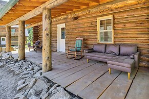 Cozy Melrose Cabin w/ Fire Pit: Walk to River!
