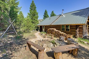 Cozy Melrose Cabin w/ Fire Pit: Walk to River!