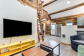 Cozy Melrose Cabin w/ Fire Pit: Walk to River!