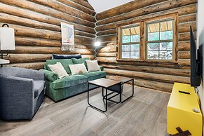 Cozy Melrose Cabin w/ Fire Pit: Walk to River!