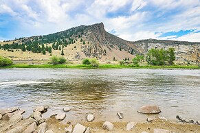 Cozy Melrose Cabin w/ Fire Pit: Walk to River!
