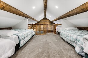 Cozy Melrose Cabin w/ Fire Pit: Walk to River!