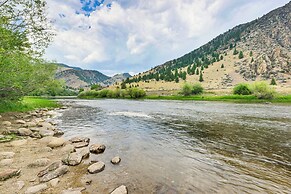 Cozy Melrose Cabin w/ Fire Pit: Walk to River!