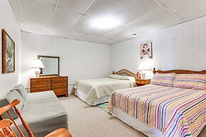Waterfront Wheeler Lake Home w/ Furnished Deck