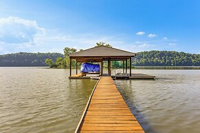 Waterfront Wheeler Lake Home w/ Furnished Deck