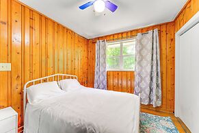 Warner Robins Home w/ Yard: 2 Mi to Air Force Base