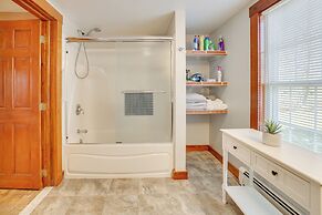Walk to Memorial Park: Pet-friendly Bethlehem Home