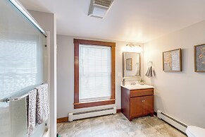 Walk to Memorial Park: Pet-friendly Bethlehem Home
