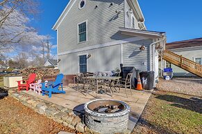 Walk to Memorial Park: Pet-friendly Bethlehem Home