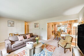 Movie Room & Home Gym: Sinking Spring Home!