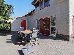 Thatched Villa With Bath in a Holiday Park