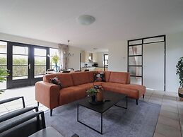 Thatched Villa With Bath in a Holiday Park